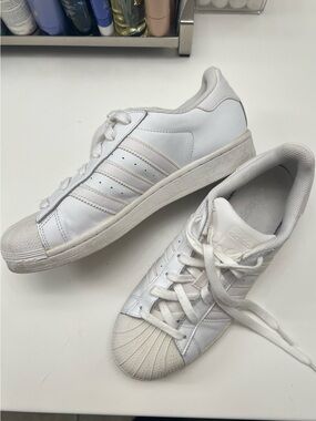 adidas White Low-Top Sneakers women’s size 7.5